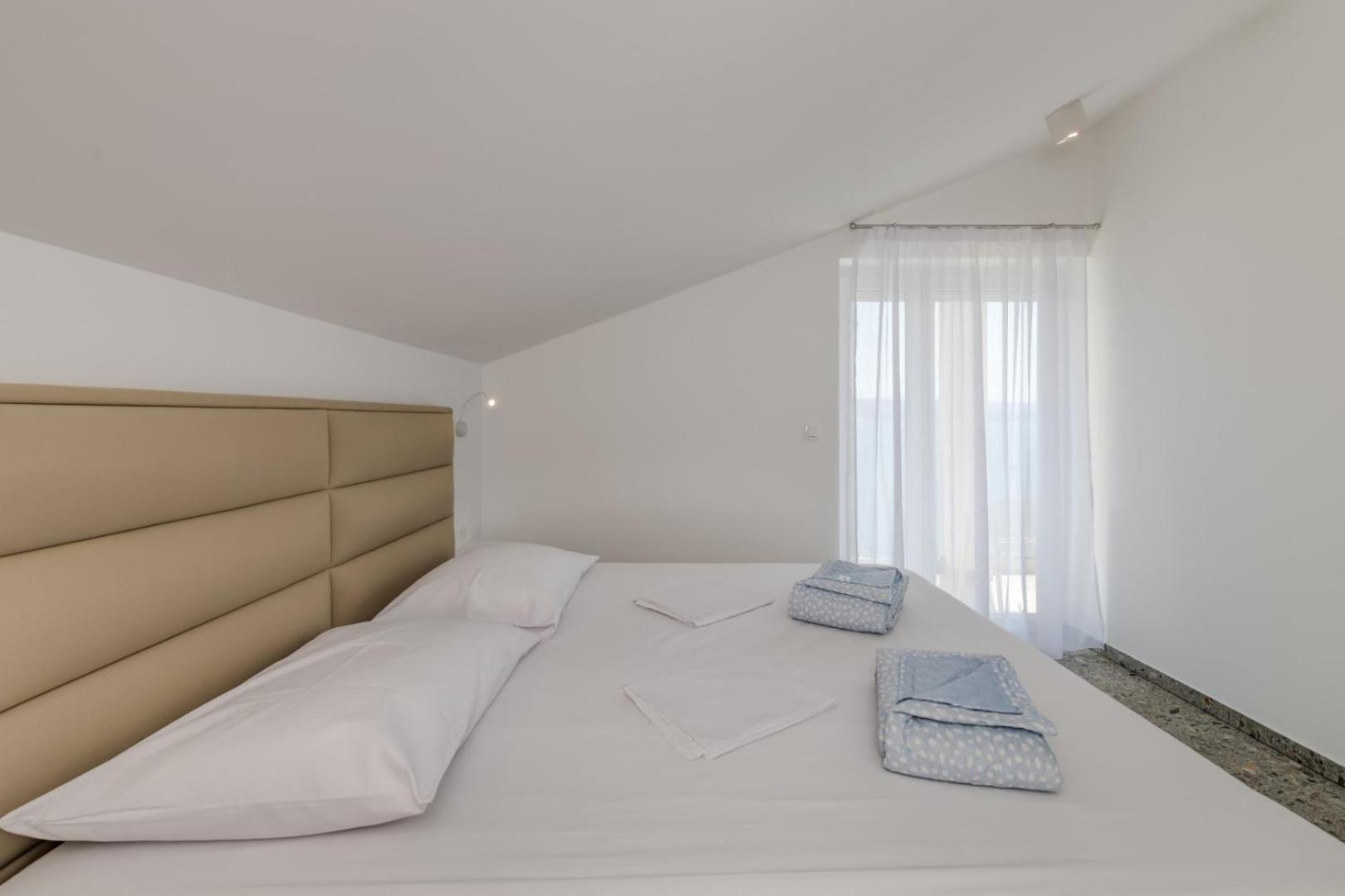 Deluxe Seaview Villa Kennedy III Mimice Bagian luar foto