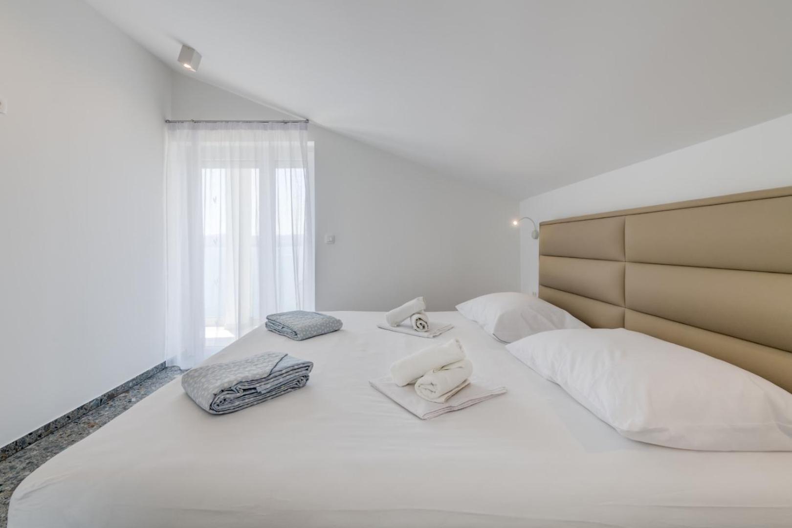 Deluxe Seaview Villa Kennedy III Mimice Bagian luar foto